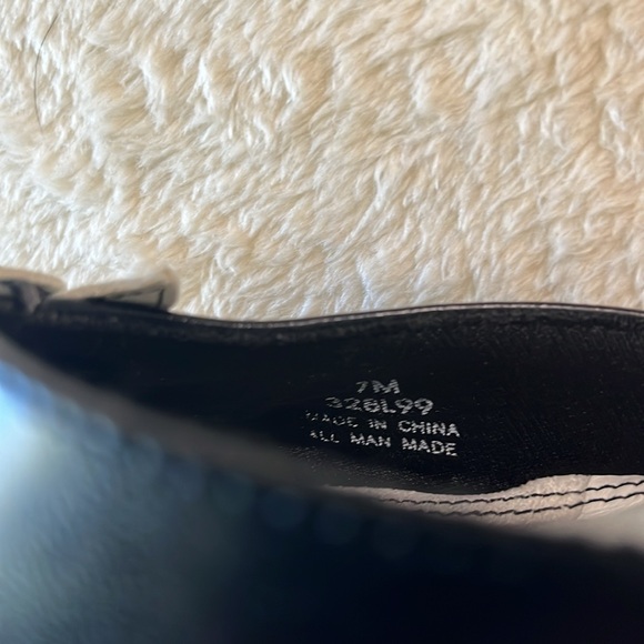 LifeStride black & white vintage flower pointy low heel pumps, flower/tassel - Picture 3 of 7